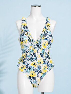 Nip Tuck One Piece Swimsuit Floral Ruffle Multi Fit Cup Tummy Control SIze 6